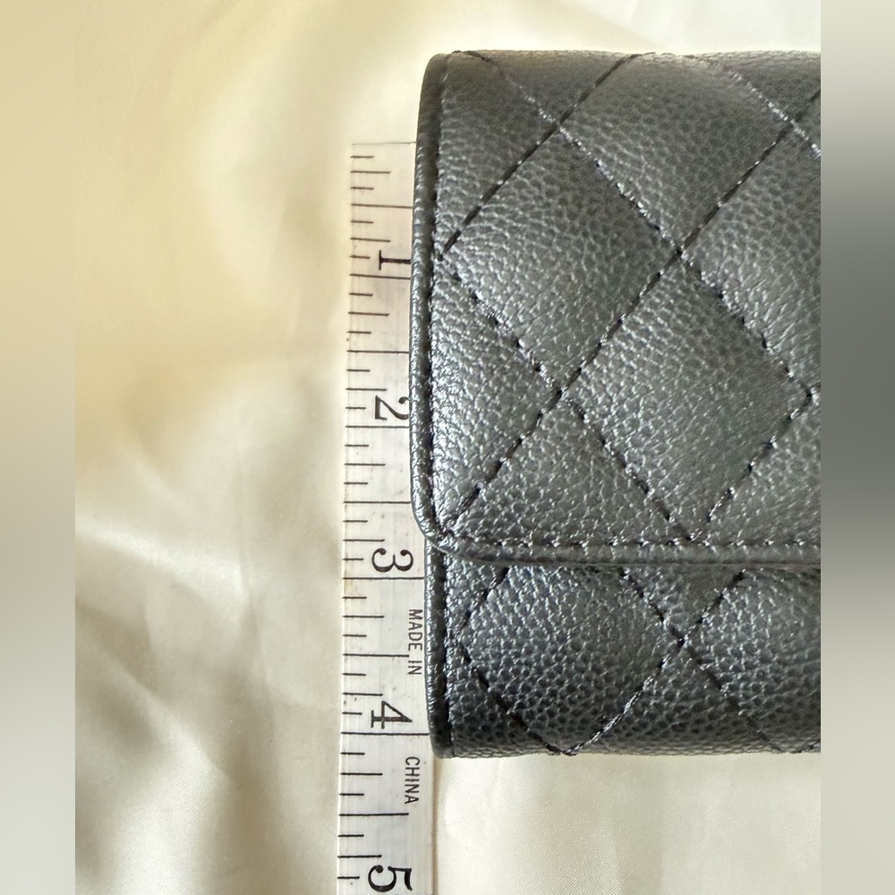 🖤 Elegant Black Quilted Caviar Women's Wallet New - Picture 6 of 7